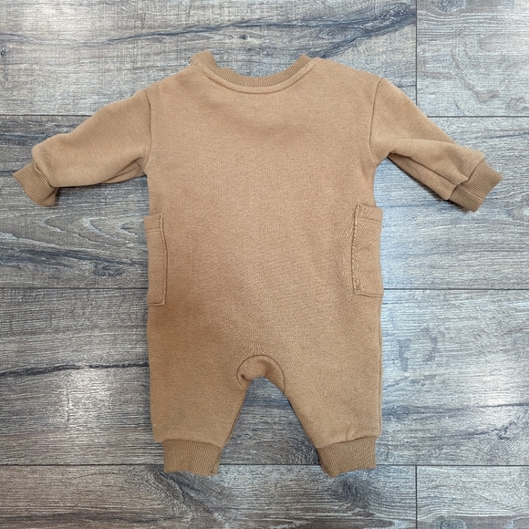 Newborn Romper Reindeer Christmas Outfit One Piece Baby Boy Girl Neutral Tan - Picture 2 of 3